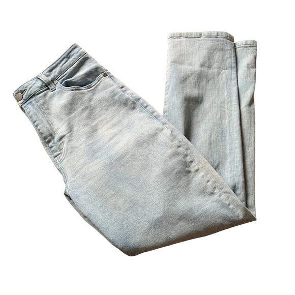 Cabi Higher Straight Light Wash Denim Jeans size 10 Women - Picture 5 of 7